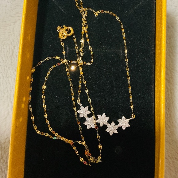 Flower 0.30ct Diamonds Centerpiece PT900 and 18K Gold Floral Necklace - Picture 1 of 9